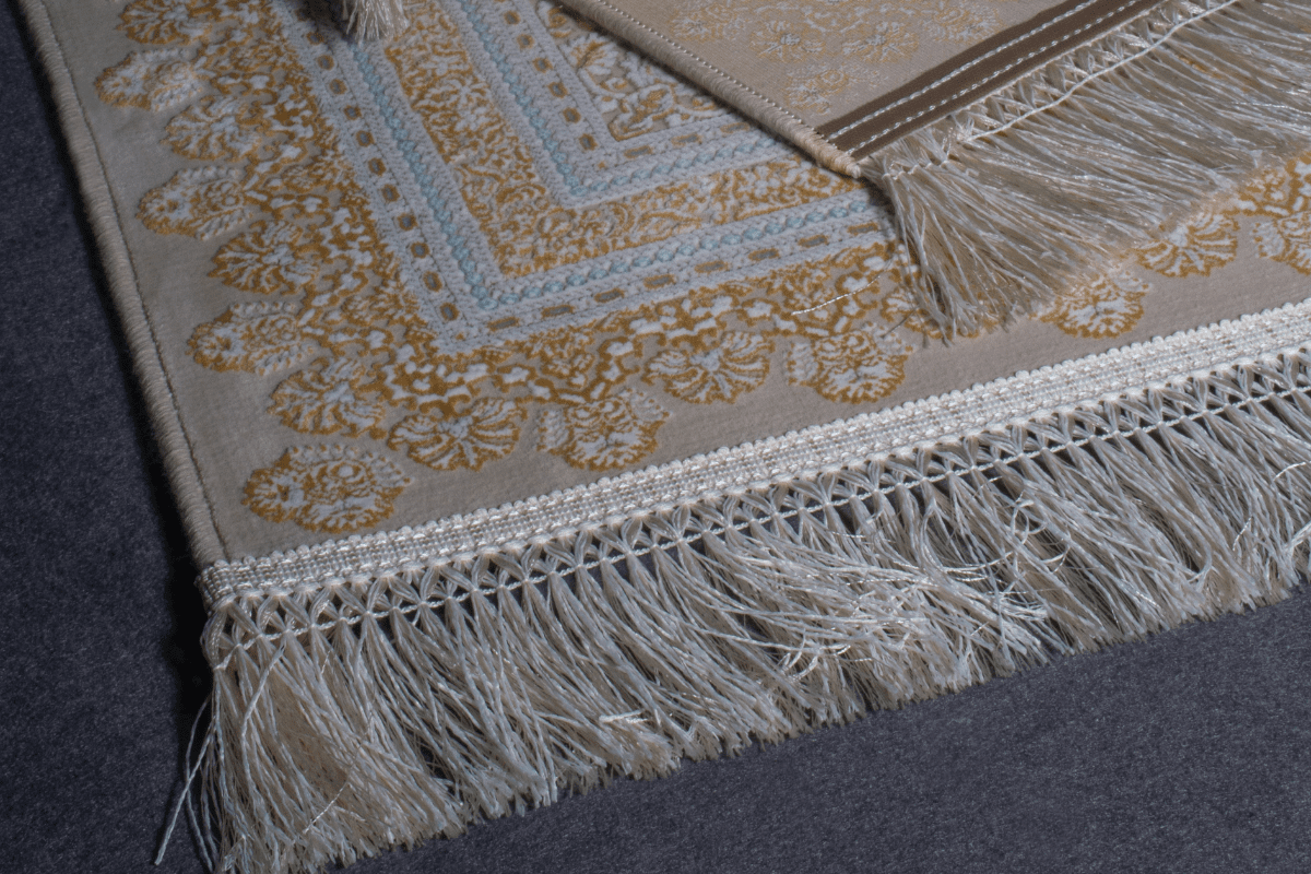 Fringes on Persian and Oriental Rugs