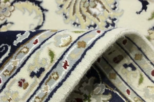 Cream Floral 8X10 Indo-Nain Oriental Rug