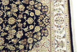 Dark Navy Floral 5X7 Indo-Nain Oriental Rug