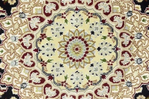 Black Floral 6X6 Indo-Nain Oriental Round Rug