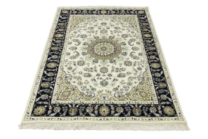 Cream Floral 4X6 Indo-Nain Oriental Rug