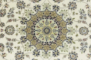 Cream Floral 4X6 Indo-Nain Oriental Rug