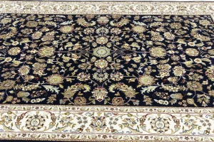 Dark Navy Floral 6X9 Indo-Nain Oriental Rug