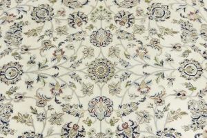 Cream Floral 6'5X10 Indo-Nain Oriental Rug