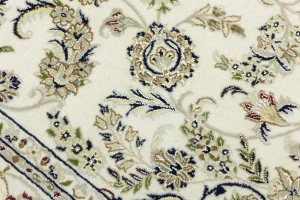 Cream Floral 6'7X10 Indo-Nain Oriental Rug