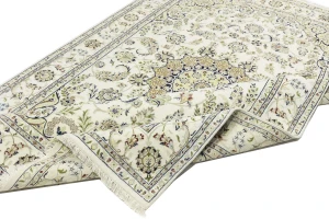 Cream Floral 6'7X10 Indo-Nain Oriental Rug