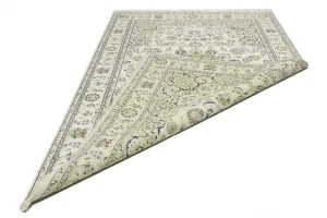 Cream Floral 6'7X10 Indo-Nain Oriental Rug