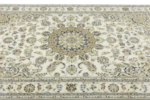 Cream Floral 6'7X10 Indo-Nain Oriental Rug