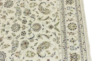 Cream Floral 6'7X10 Indo-Nain Oriental Rug