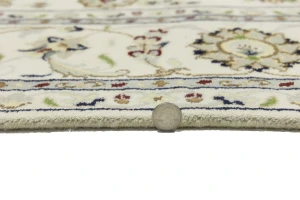 Cream Floral 6'7X10 Indo-Nain Oriental Rug