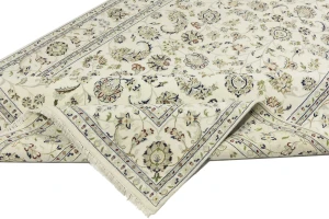 Cream Floral 6'7X10 Indo-Nain Oriental Rug