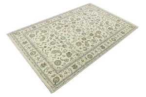 Cream Floral 6'7X10 Indo-Nain Oriental Rug