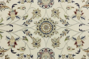 Cream Floral 6'7X10 Indo-Nain Oriental Rug