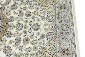 Cream Floral 6X9 Indo-Nain Oriental Rug