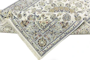 Cream Floral 6X9 Indo-Nain Oriental Rug