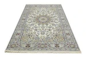 Cream Floral 6X9 Indo-Nain Oriental Rug