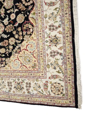 Black Floral 8X10 Indo-Nain Oriental Rug
