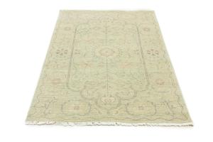 Muted Light Green Floral 4x6 Transitional Oriental Round Rug