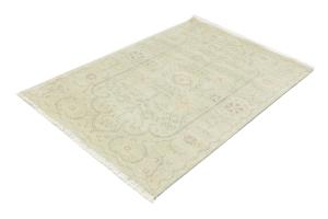 Muted Light Green Floral 4x6 Transitional Oriental Round Rug