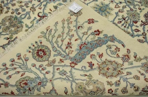 Cream Classic Floral 7X10 Traditional Indo-Kashan Oriental Rug