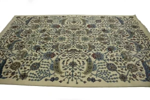 Cream Classic Floral 7X10 Traditional Indo-Kashan Oriental Rug