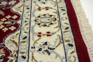 Red Floral 4X4 Indo-Nain Oriental Square Rug