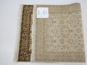 Cream Floral 2'5X4'8 Indo Tabriz Oriental Rug