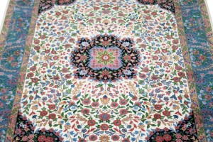 Cream Floral Kirman 6X9 Oriental Rug