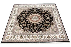 Black Classic Floral 8X8 Indo-Nain Oriental Square Rug