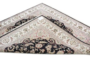 Black Classic Floral 8X8 Indo-Nain Oriental Square Rug