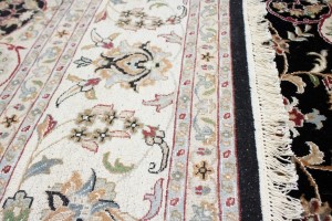 Black Classic Floral 8X8 Indo-Nain Oriental Square Rug