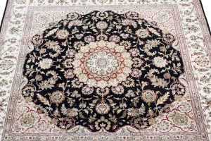Black Classic Floral 8X8 Indo-Nain Oriental Square Rug