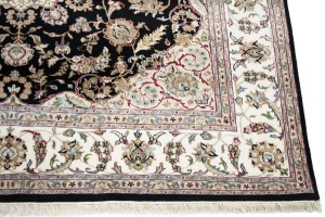 Black Classic Floral 8X8 Indo-Nain Oriental Square Rug