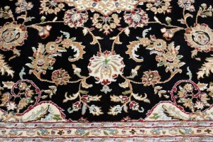 Black Classic Floral 8X8 Indo-Nain Oriental Square Rug