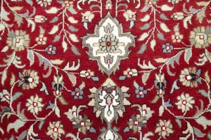 Red Floral Classic 6'5X9'9 Indo-Kashan Oriental Rug