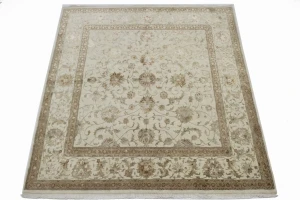 Beige Floral 6X7 Indo-Tabriz Oriental Rug