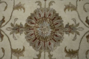 Beige Floral 6X7 Indo-Tabriz Oriental Rug