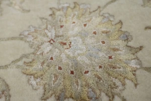 Beige Floral 6X7 Indo-Tabriz Oriental Rug
