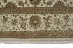 Beige Floral 6X7 Indo-Tabriz Oriental Rug