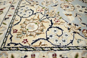 Light Blue Floral 5X8 Indo-Nain Oriental Rug