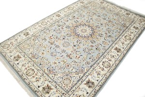 Light Blue Floral 5X8 Indo-Nain Oriental Rug
