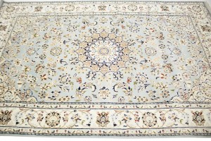 Light Blue Floral 5X8 Indo-Nain Oriental Rug