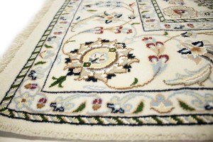 Cream Classic Floral 6X6 Indo-Nain Oriental Square Rug