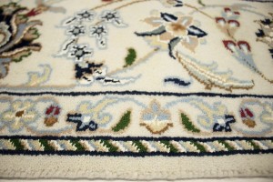 Cream Classic Floral 6X6 Indo-Nain Oriental Square Rug