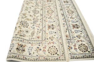 Cream Classic Floral 6X6 Indo-Nain Oriental Square Rug