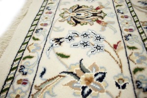 Cream Classic Floral 6X6 Indo-Nain Oriental Square Rug