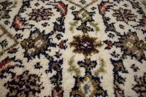 Cream Floral Tribal 2'5X4'7 Indo-Bidjar Oriental Rug