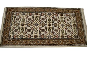Cream Floral Tribal 2'5X4'7 Indo-Bidjar Oriental Rug