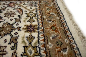 Cream Floral Tribal 2'5X4'7 Indo-Bidjar Oriental Rug