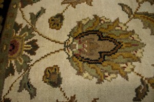 Cream & Black Floral 4X6 Indo-Kashan Oriental Rug
